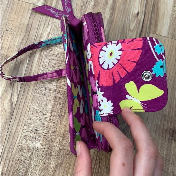 Vera Bradley wristlet - Picture 2 of 4